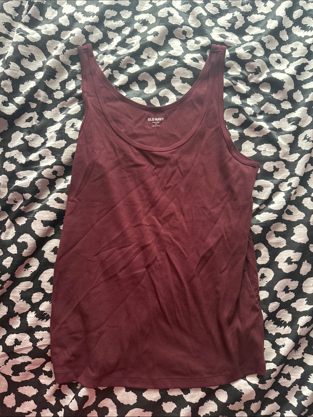 Old Navy Women's Wine Scoop Neck Tank Top